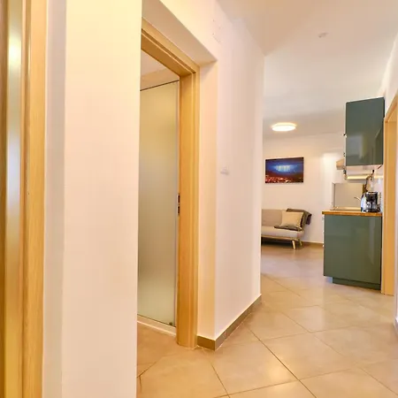 Apartament Argo *