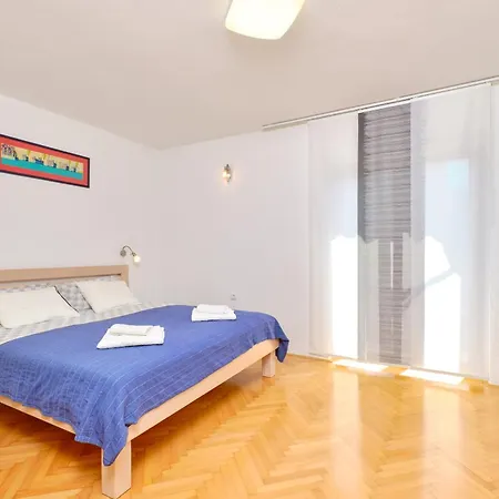 Apartament Argo *