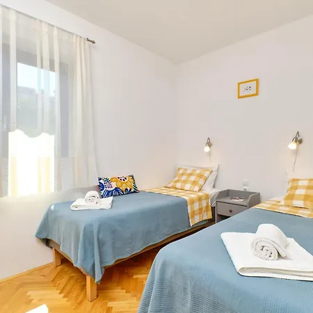 Argo Apartment